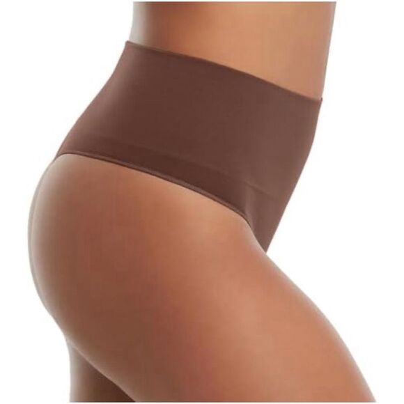 Spanx Women's Everyday Shaping Panty in Naked 4.0, Size XS NWT - Picture 1 of 8